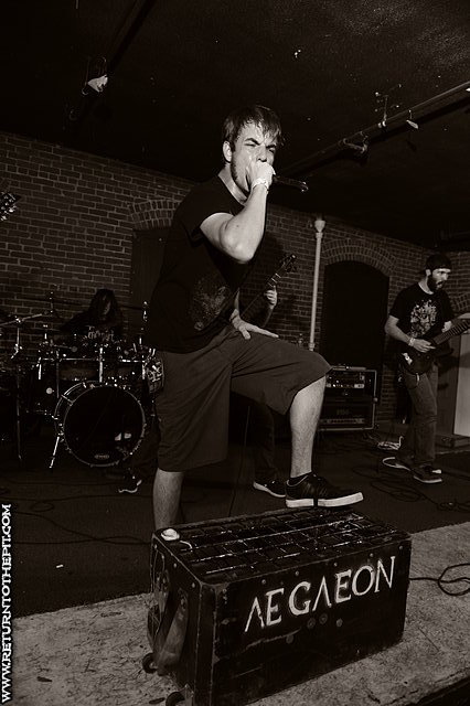 [aegaeon on Aug 5, 2012 at Waterfront Tavern (Holyoke, MA)]