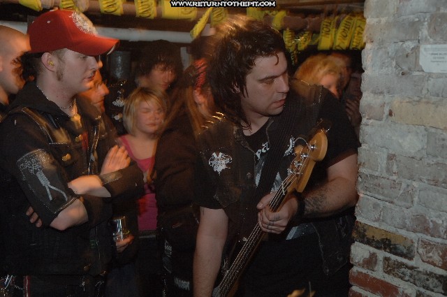 [after the bombs on Apr 26, 2006 at Cuntry Club (Brookline, Ma)]