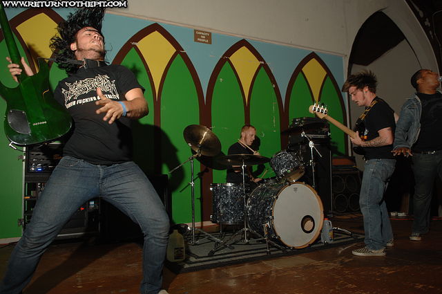 [apiary on May 30, 2007 at QVCC (Worcester, Ma)]