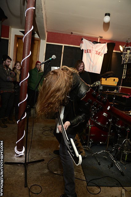 [assembly at dusk on Jan 25, 2014 at Rock n Roll House (Middletown, CT)]