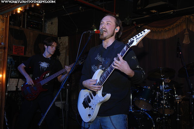 [aura of aquila on Oct 18, 2007 at Ralph's Chadwick Square Rock Club (Worcester, MA)]