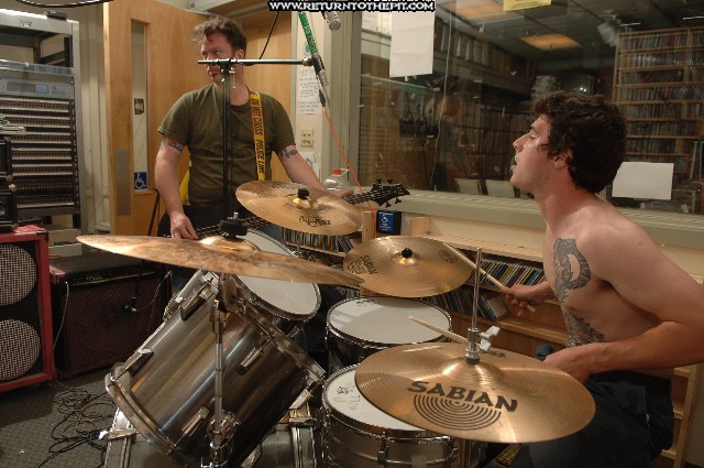 [bitchslicer on Jun 5, 2006 at Live in the WUNH Studios (Durham, NH)]