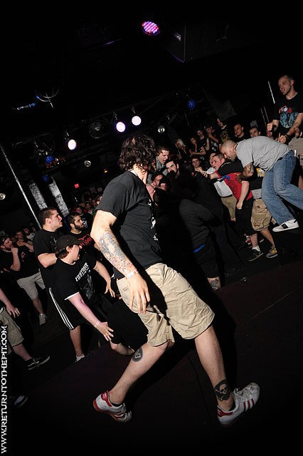 [breakdown on May 9, 2009 at Club Hell (Providence, RI)]