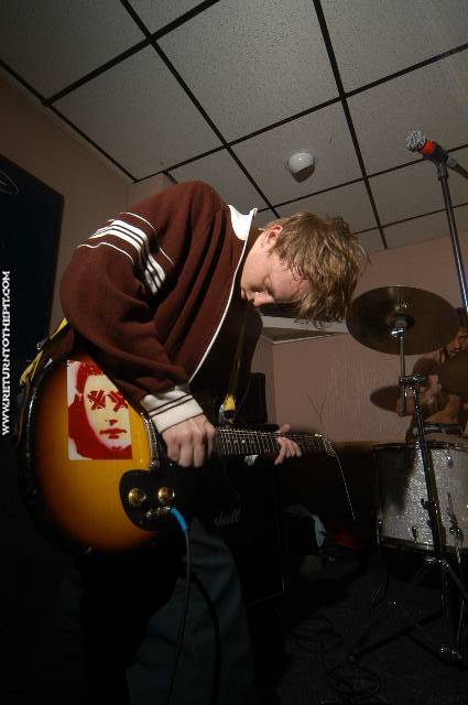 [bugs and rats on Jan 7, 2006 at Dee Dee's Lounge (Quincy, Ma)]