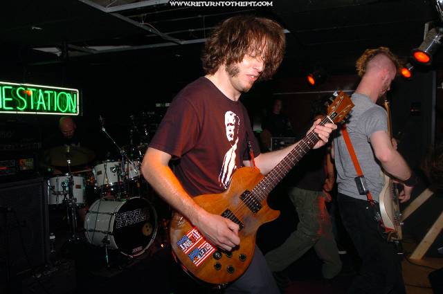 [cephalic carnage on May 6, 2005 at the Station (Portland, Me)]