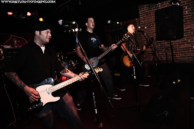[chosen ones on Aug 21, 2011 at Dover Brickhouse (Dover, NH)]