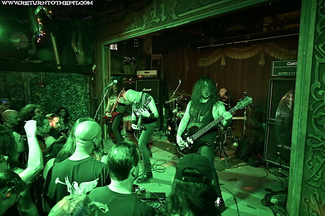 [dead congregation on Apr 13, 2023 at Ralph's (Worcester, MA)]