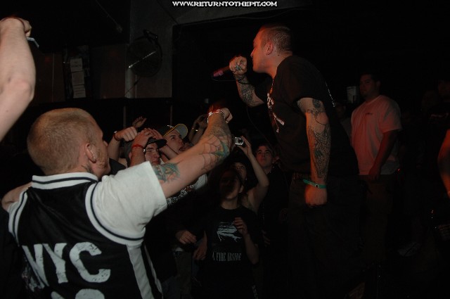 [death threat on Apr 29, 2006 at the Palladium - secondstage (Worcester, Ma)]