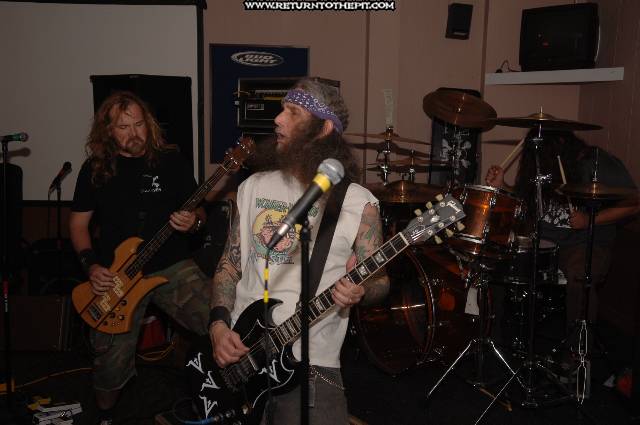 [debris inc on Aug 7, 2005 at Dee Dee's Lounge (Quincy, Ma)]