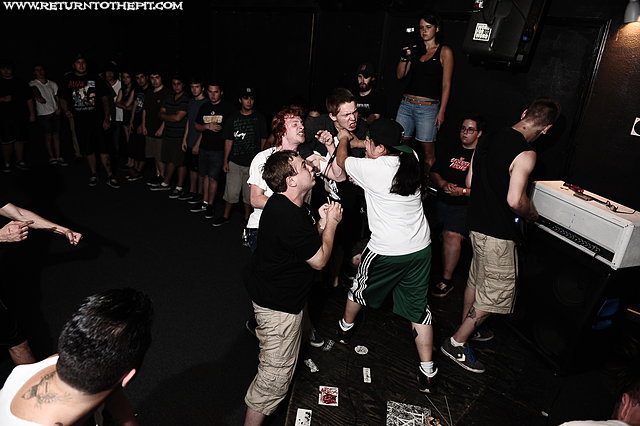 [dry heave on Aug 20, 2011 at Anchors Up (Haverhill, MA)]