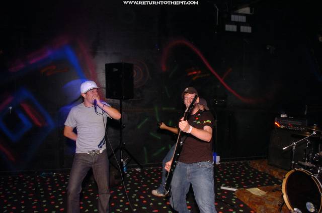 [dying for it on Jul 14, 2005 at Roller Kingdom - lasertag stage (Hudson, Ma)]
