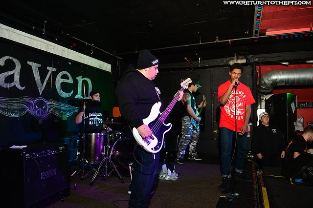 [enraged youth on Dec 28, 2014 at The Raven (Worcester, MA)]