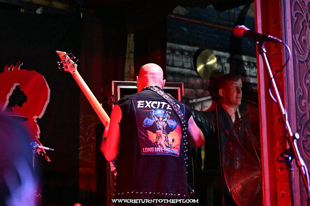 [exciter on Oct 20, 2023 at Ralph's (Worcester, MA)]