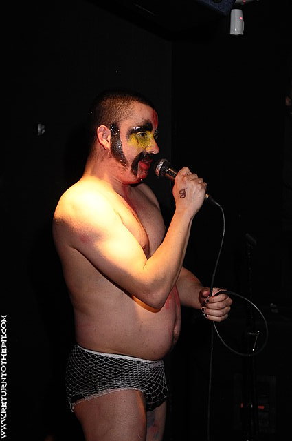 [faggot on Apr 21, 2009 at O'Briens Pub (Allston, MA)]