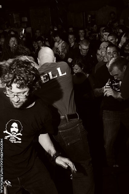 [fear on May 8, 2009 at Club Hell (Providence, RI)]