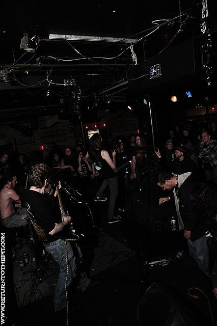 [gama bomb on Nov 7, 2010 at Club Hell (Providence, RI)]