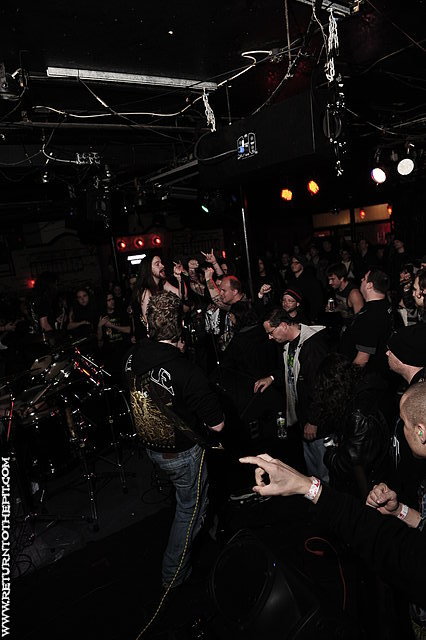 [gama bomb on Nov 7, 2010 at Club Hell (Providence, RI)]