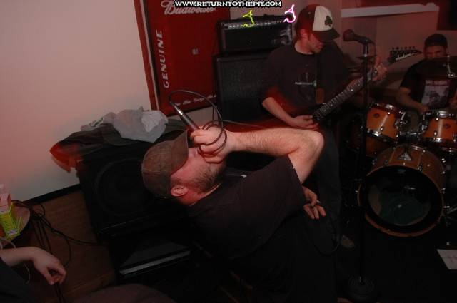 [gut on Mar 11, 2005 at Dee Dee's Lounge (Quincy, Ma)]