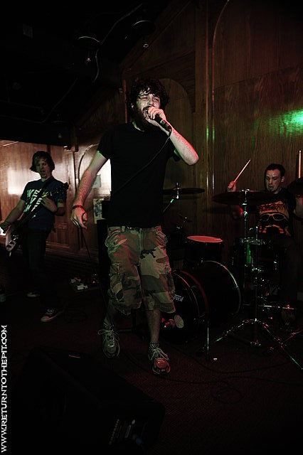 [halfhearted comeback on Apr 17, 2009 at Chasers - Thirdstage (Worcester, MA)]