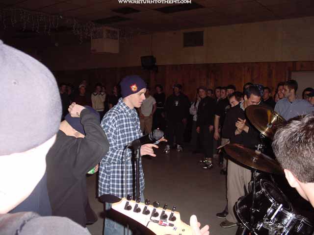 [halo suffocation machine on Feb 10, 2001 at Knights of Columbus (Rochester, NH)]