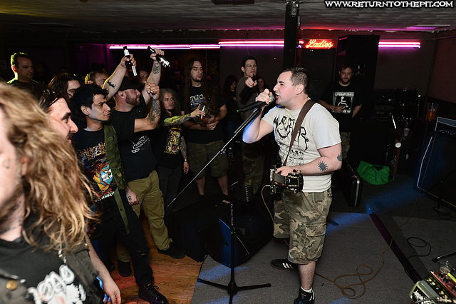 [impenitent thief on May 29, 2015 at Sammy's Patio (Revere, MA)]