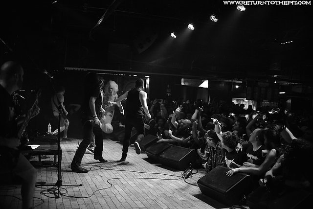 [insect warfare on May 27, 2017 at Baltimore Sound Stage (Baltimore, MD)]