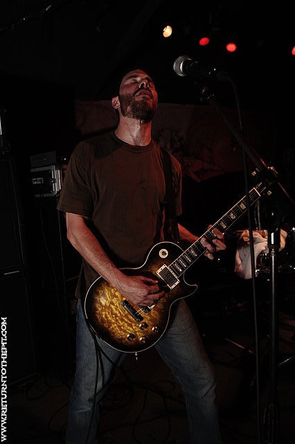 [intronaut on Aug 5, 2010 at Harpers Ferry (Allston, MA)]