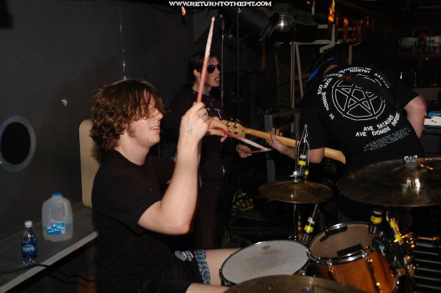 [invocation of nehek on Oct 29, 2004 at the Bombshelter (Manchester, NH)]