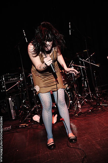 [iwrestledabearonce on Apr 18, 2009 at the Palladium - Mainstage (Worcester, MA)]