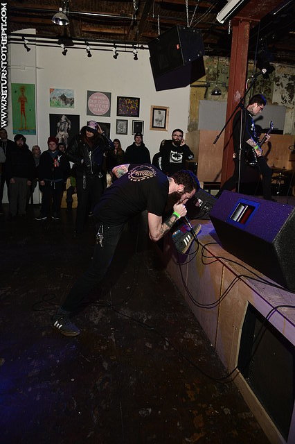 [leash on Dec 20, 2015 at Space Gallery (Portland, ME)]