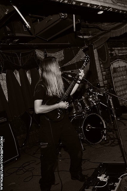 [obsidian tongue on Jul 19, 2012 at Ralph's (Worcester, MA)]