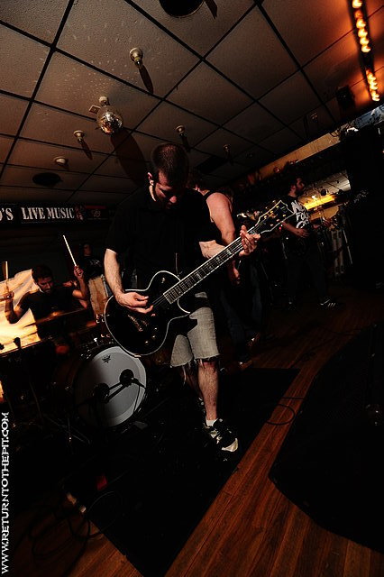 [only blood will tell on Jun 11, 2009 at Rocko's (Manchester, NH)]