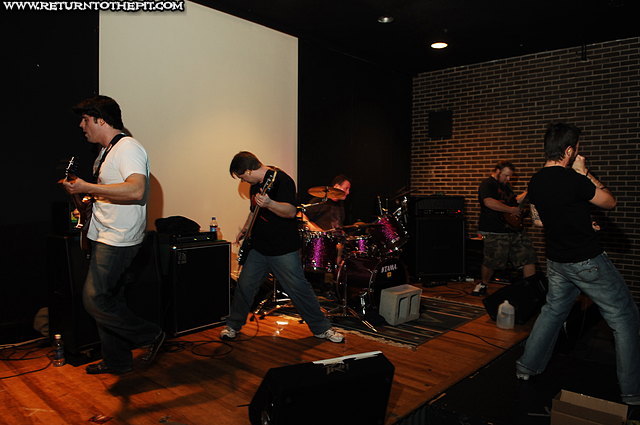 [ouch on Dec 6, 2007 at Fox Hall (Lowell, Ma)]