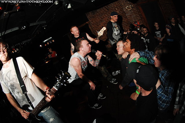[outbreak on Nov 20, 2008 at Dover Brick House (Dover, NH)]