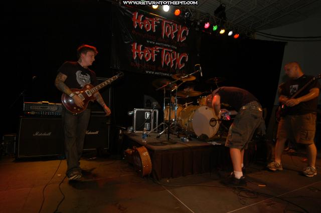 [premonitions of war on Jul 23, 2004 at Hellfest - Hot Topic Stage (Elizabeth, NJ)]