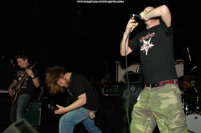 [premonitions of war on Apr 17, 2004 at the Palladium (Worcester, MA)]