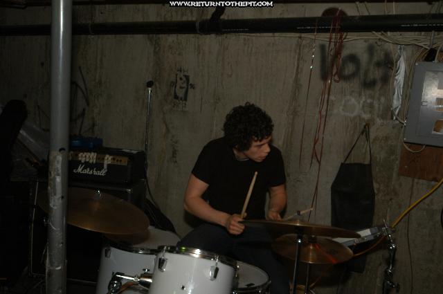 [radio berlin on Apr 2, 2004 at the Dirty Basement (Dover, NH)]