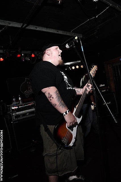 [refuse resist on Oct 10, 2010 at Dover Brickhouse (Dover, NH)]