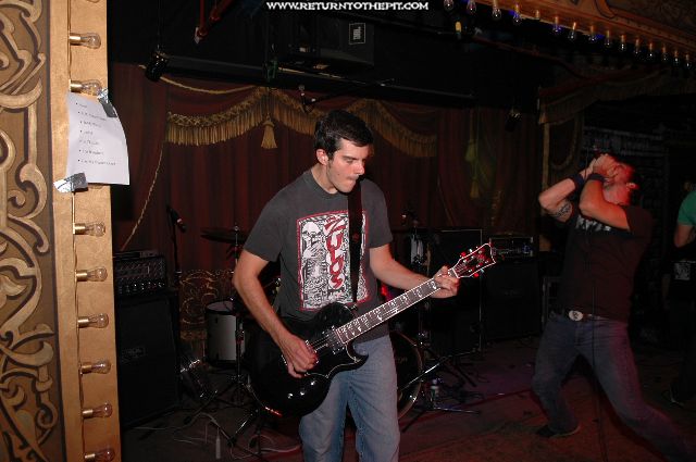 [seemless on Aug 14, 2005 at Ralph's Chadwick Square Rock Club (Worcester, MA)]