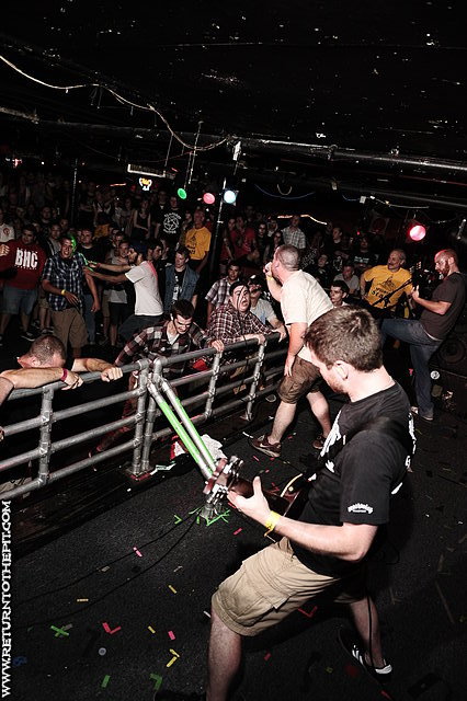 [shipwreck on Aug 20, 2010 at Middle East (Cambridge, MA)]