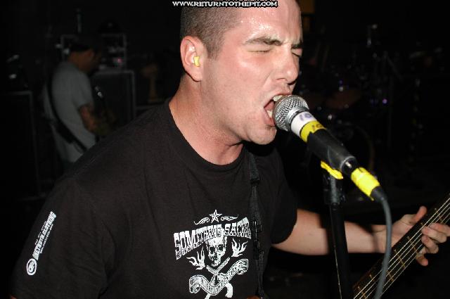 [stretch arm strong on Nov 12, 2003 at the Bombshelter (Manchester, NH)]