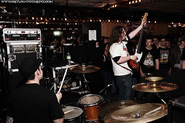 [structure fails on Feb 6, 2010 at Rocko's (Manchester, NH)]
