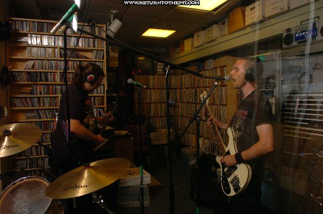 [superchrist on Sep 19, 2005 at Live in the WUNH Studios (Durham, NH)]