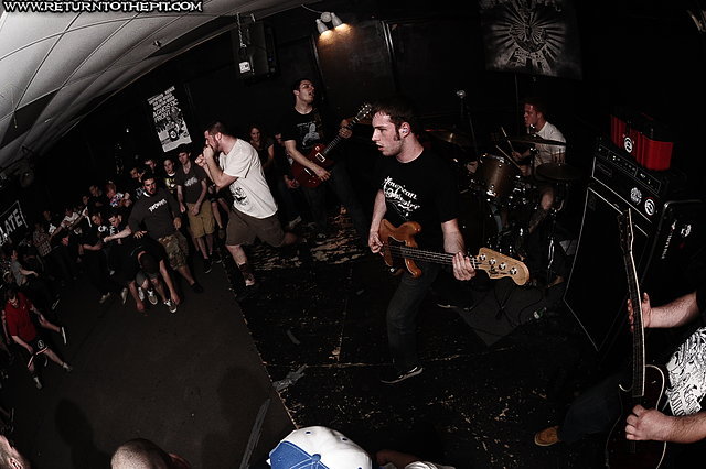 [the carrier on Mar 27, 2009 at Anchors Up (Haverhill, MA)]