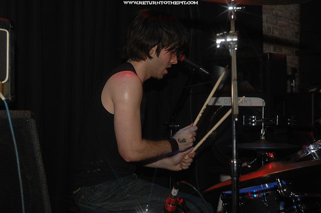 [the lights out on Jan 28, 2007 at Great Scott's (Allston, Ma)]