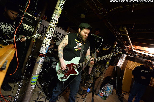 [the martians on Apr 14, 2016 at Tino's Basement (Dover, NH)]