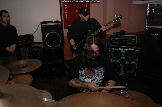 [the nightmare continues on Feb 25, 2005 at Dee Dee's Lounge (Quincy, Ma)]