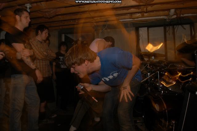 [the taste of silver on Sep 25, 2004 at Nate's Manhattan Robot Dream House (Reading, Ma)]