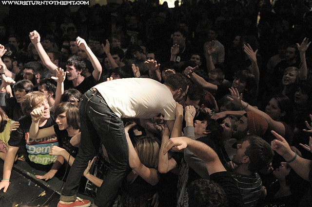 [therefore i am on Nov 19, 2010 at Opera House (Derry, NH)]