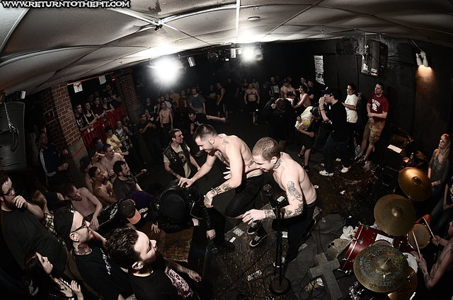 [think again on Apr 7, 2012 at Anchors Up (Haverhill, MA)]